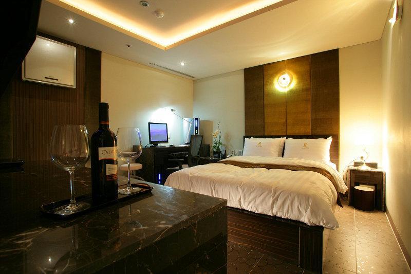 Elle Hotel