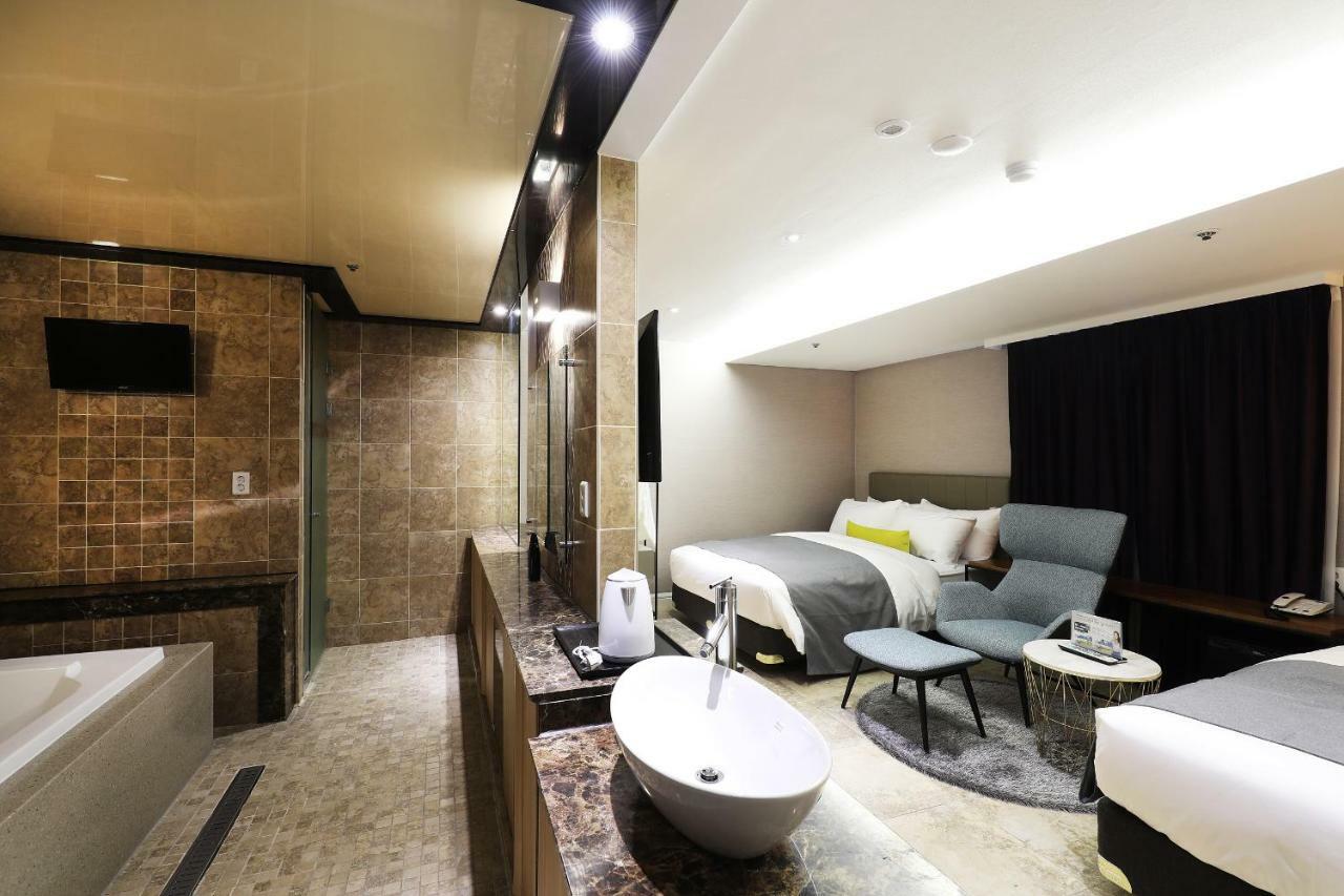 Elle Hotel